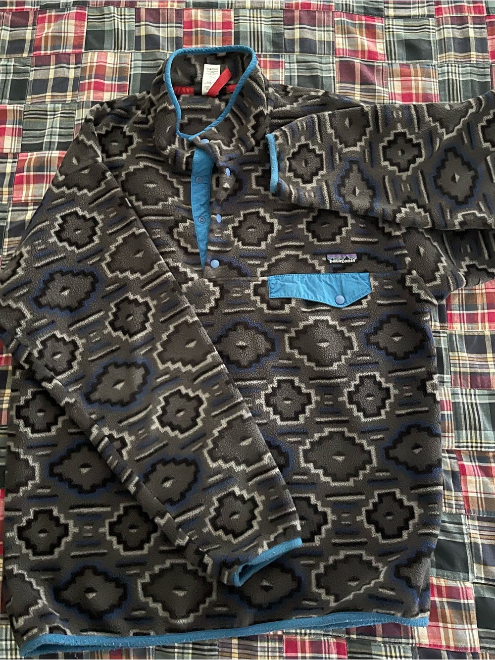 Patagonia Men’s Black & Blue Geometric Synchilla Pullover